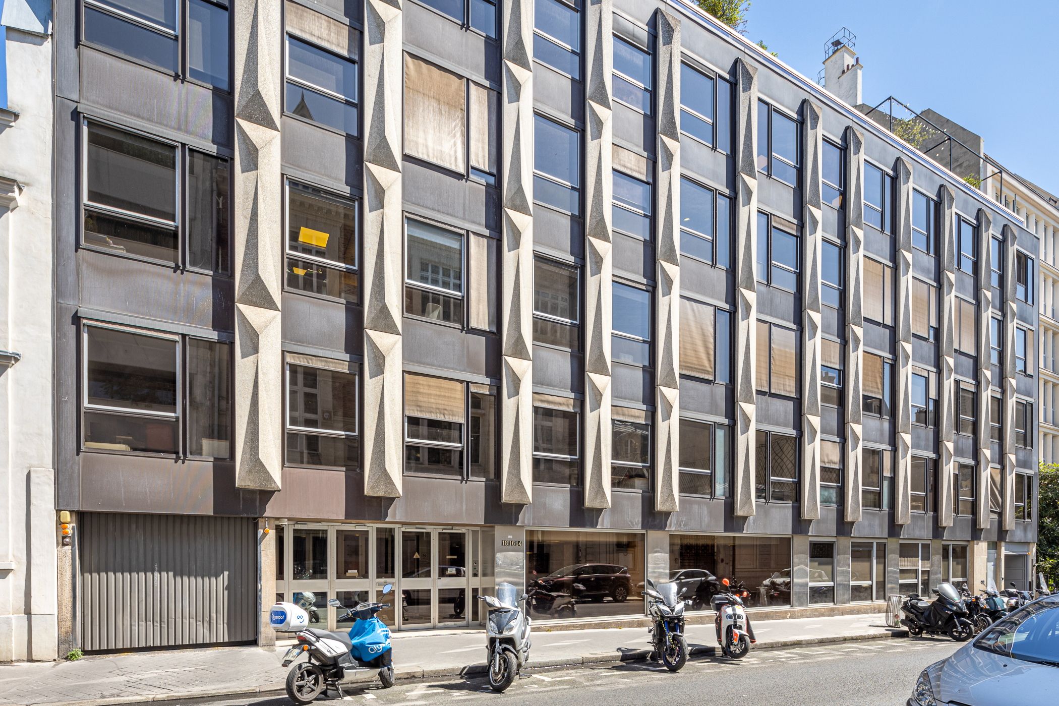 14 adresses parisiennes, dont 8 situées dans le Quartier Central des Affaires, pour une surface totale d’environ 4 400 m².